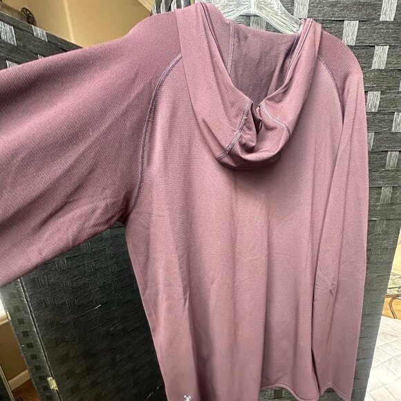 lululemon Men's Lightweight Metal Vent Tech Fullzip Hoodie, Garnet in Large - Picture 2 of 6